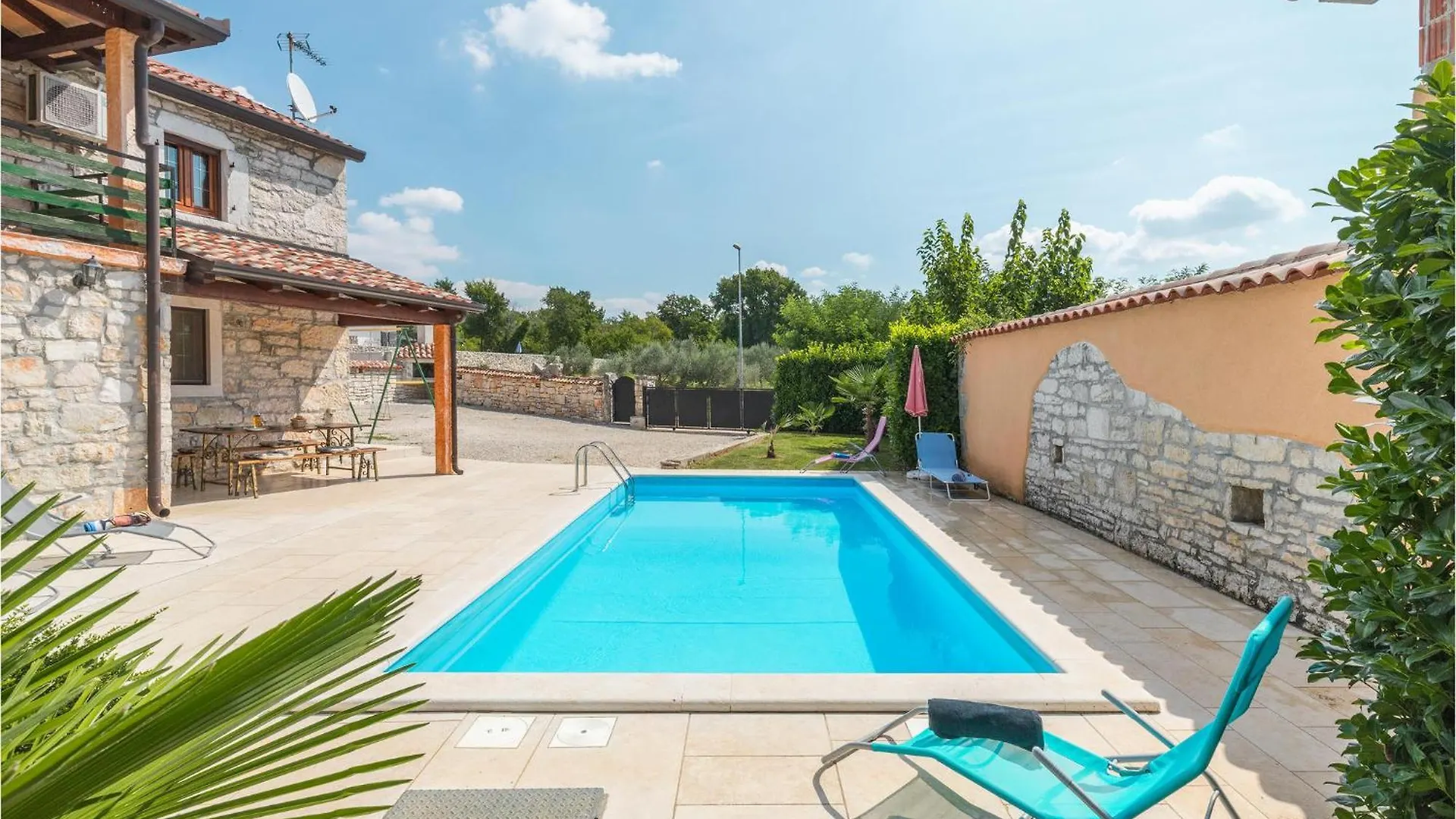 Lovely Home In Visnjan With Outdoor Swimming Pool